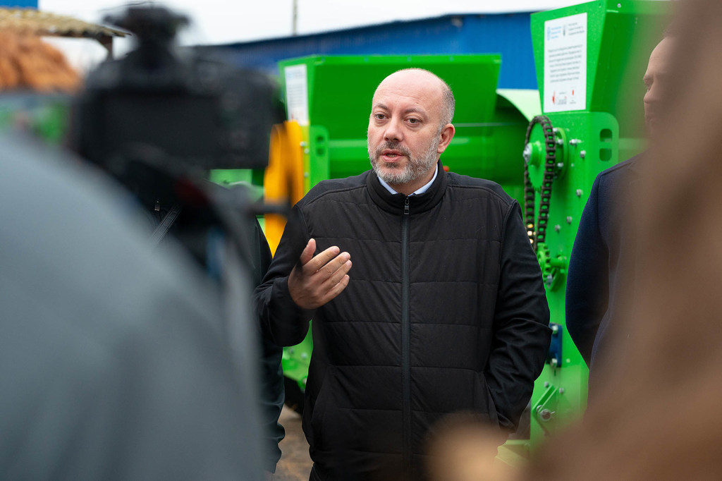 Pierre Vauthier, Head of FAO Country Office in Ukraine, at the distribution of agricultural equipment in Chernihivska in November 2022.